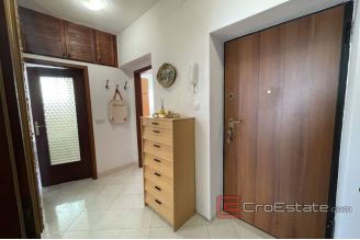 007 5140 30 Split apartment for rent