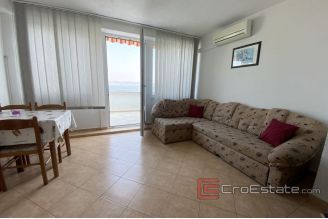 020 5141 30 Ugljan apartment house first row to the sea for sale