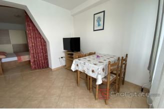 020 5141 30 Ugljan apartment house first row to the sea for sale