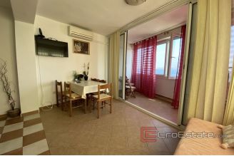 020 5141 30 Ugljan apartment house first row to the sea for sale