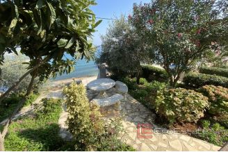 020 5141 30 Ugljan apartment house first row to the sea for sale