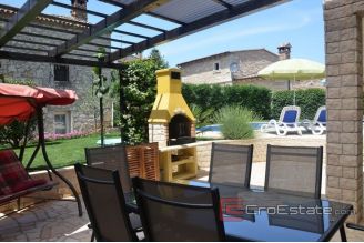 006 1014 09 Porec stone house with pool for sale