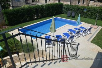 006 1014 09 Porec stone house with pool for sale