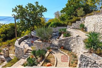 020 2021 319 near omis stone houses with sea view for sale