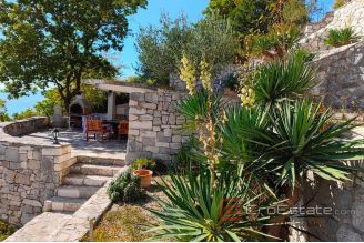 020 2021 319 near omis stone houses with sea view for sale
