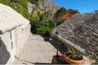 020 2021 319 near omis stone houses with sea view for sale
