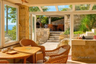 020 2021 319 omis dalmatian stone estate for sale