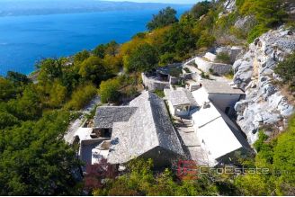 020 2021 319 near omis stone houses with sea view for sale