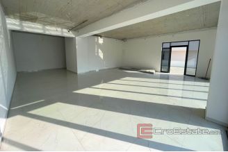 009 2035 56 Trogir bussines space for sale