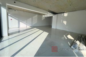 009 2035 56 Trogir bussines space for sale