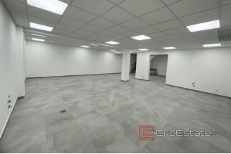 009 2035 56 Trogir bussines space for sale