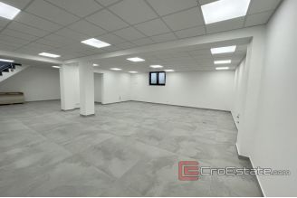 009 2035 56 Trogir bussines space for sale