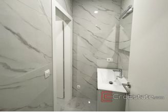 009 2035 56 Trogir bussines space for sale