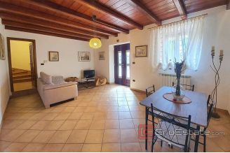 010 1014 10 Porec house for sale