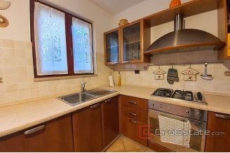 010 1014 10 Porec house for sale