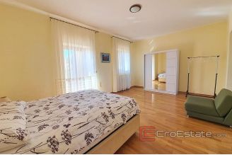 010 1014 10 Porec house for sale