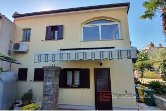 010 1014 10 Porec house for sale