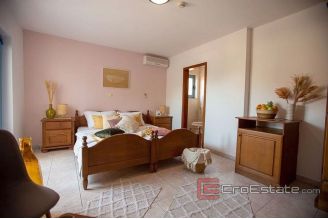 010 2030 38 Ploce house with open sea view for sale