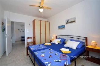 013 5143 30 Losinj house first row to the sea for sale