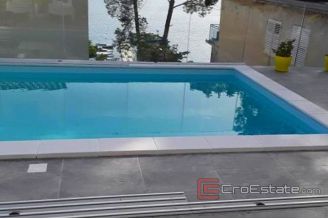 013 5143 30 Losinj house first row to the sea for sale