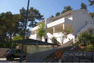 013 5143 30 Losinj house first row to the sea for sale