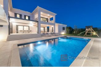 020 2018 205 Zadar villa with pool for sale