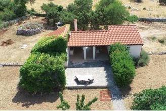 007 2041 42 island brac house with olive grove for sale