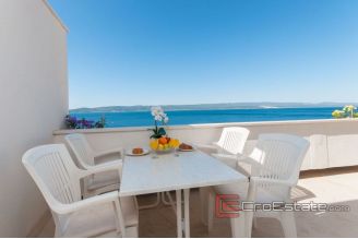 020 2112 04 semi detached house with sea view for sale