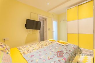 020 2112 04 semi detached house with sea view for sale