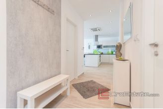 020 2112 04 semi detached house with sea view for sale