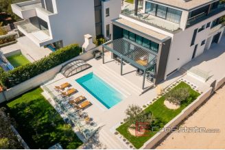 018 2018 207 Zadar villa with pool for sale