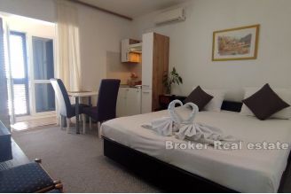 012 5147 30 Primosten house with open sea view for sale1