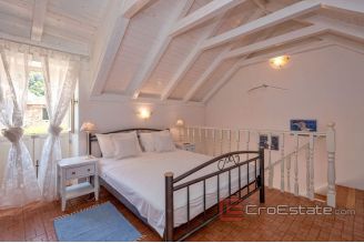 015 2038 31 island hvar Mediterranean villa with pool for sale