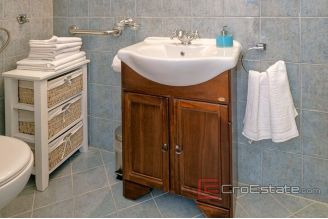 015 2038 31 island hvar Mediterranean villa with pool for sale