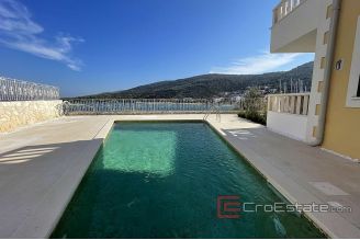 012 2031 48 Marina apartment house for sale
