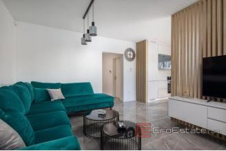 012 2031 48 Marina apartment house for sale