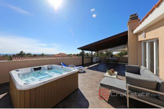 016 2018 208 Zadar house with pool for sale