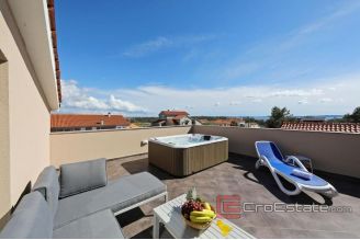 016 2018 208 Zadar house with pool for sale