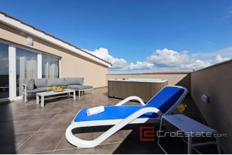 016 2018 208 Zadar house with pool for sale