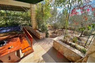 011 2022 345 near Rogoznica family house by the sea for sale