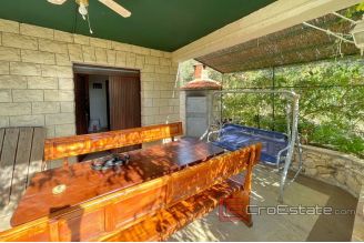 011 2022 345 near Rogoznica family house by the sea for sale