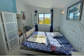 011 2022 345 near Rogoznica family house by the sea for sale