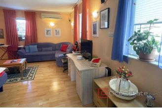 018 2036 49 island ciovo family house near the sea for sale