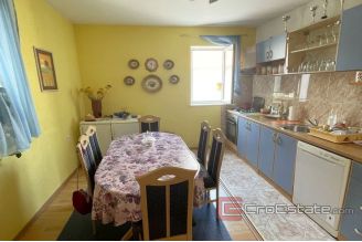 018 2036 49 island ciovo family house near the sea for sale