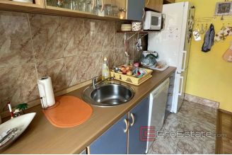 018 2036 49 island ciovo family house near the sea for sale