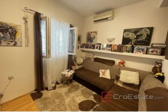 018 2036 49 island ciovo family house near the sea for sale