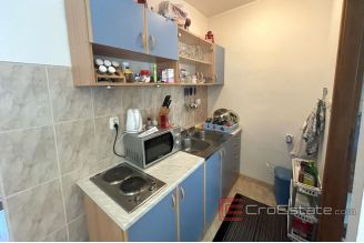 018 2036 49 island ciovo family house near the sea for sale