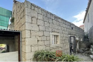 018 2036 49 island ciovo family house near the sea for sale