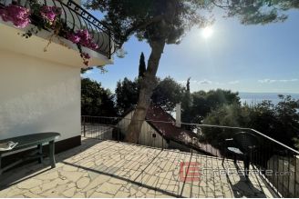 015 2036 51 Omis house near the sea for sale