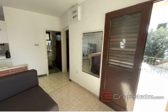 015 2036 51 Omis house near the sea for sale